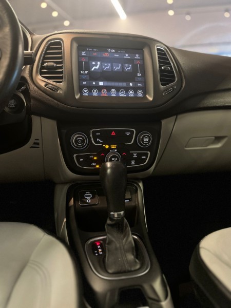 JEEP COMPASS 2.0 16V LONGITUDE 2018/2018 JM AUTOMÓVEIS VENÂNCIO AIRES / Carros no Vale