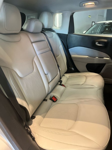 JEEP COMPASS 2.0 16V LONGITUDE 2018/2018 JM AUTOMÓVEIS VENÂNCIO AIRES / Carros no Vale