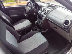 FORD FIESTA SEDAN 1.6 2009/2009 ALTERNATIVA VEÍCULOS LAJEADO / Carros no Vale