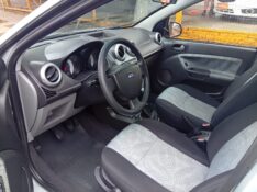 FORD FIESTA SEDAN 1.6 2009/2009 ALTERNATIVA VEÍCULOS LAJEADO / Carros no Vale