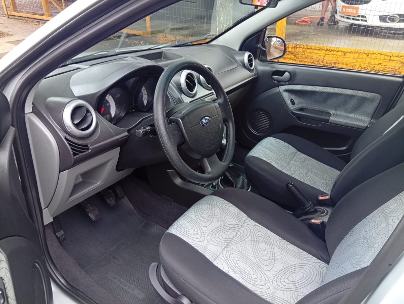 FORD FIESTA SEDAN 1.6 2009/2009 ALTERNATIVA VEÍCULOS LAJEADO / Carros no Vale