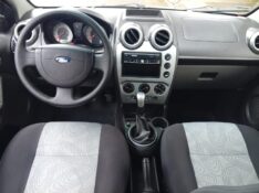 FORD FIESTA SEDAN 1.6 2009/2009 ALTERNATIVA VEÍCULOS LAJEADO / Carros no Vale