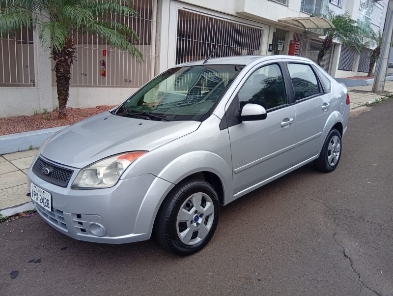 FORD FIESTA SEDAN 1.6 2009/2009 ALTERNATIVA VEÍCULOS LAJEADO / Carros no Vale