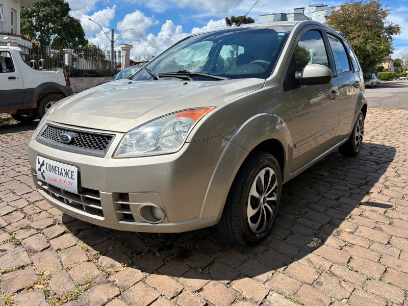 FORD FIESTA SE 1.0 8V FLEX 5P 2008/2008 COMPLETO VEÍCULOS GUAPORÉ / Carros no Vale