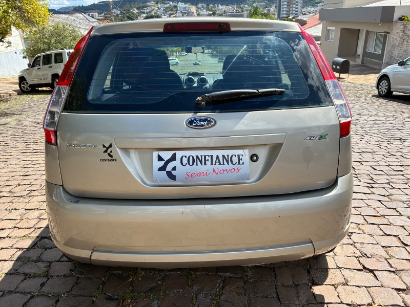 FORD FIESTA SE 1.0 8V FLEX 5P 2008/2008 COMPLETO VEÍCULOS GUAPORÉ / Carros no Vale