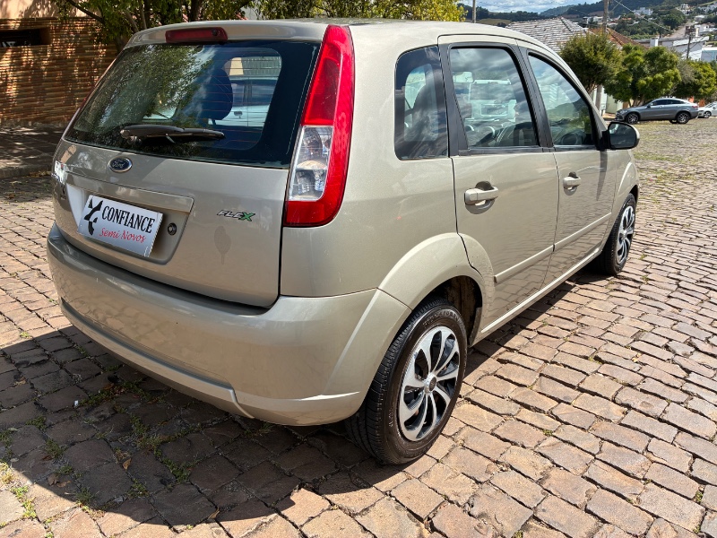 FORD FIESTA SE 1.0 8V FLEX 5P 2008/2008 COMPLETO VEÍCULOS GUAPORÉ / Carros no Vale