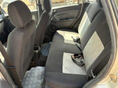 FORD FIESTA SE 1.0 8V FLEX 5P 2008/2008 COMPLETO VEÍCULOS GUAPORÉ / Carros no Vale