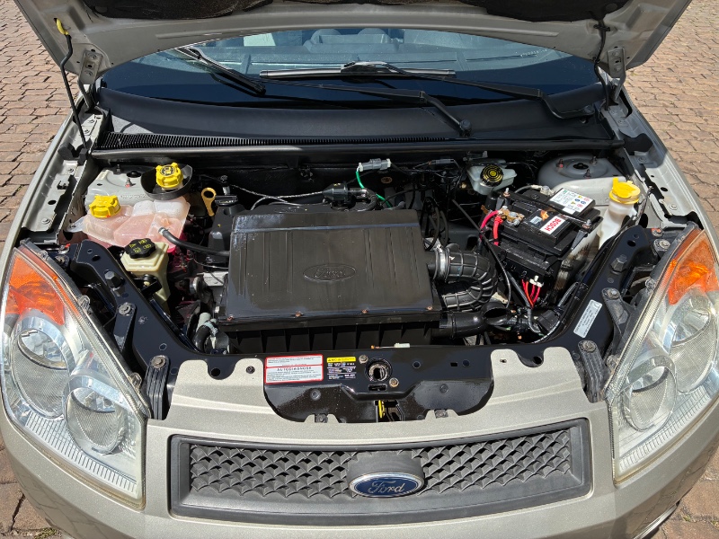 FORD FIESTA SE 1.0 8V FLEX 5P 2008/2008 COMPLETO VEÍCULOS GUAPORÉ / Carros no Vale