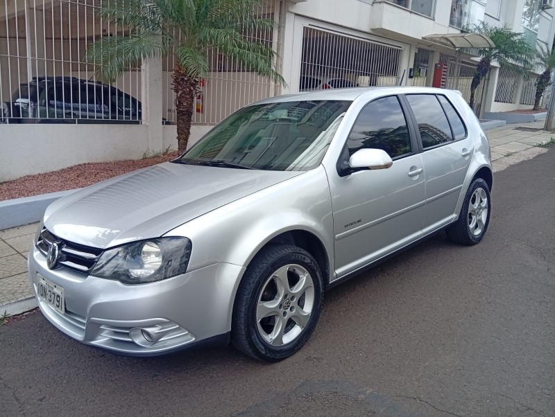 VOLKSWAGEN GOLF 1.6 SPORTLINE 2008/2008 ALTERNATIVA VEÍCULOS LAJEADO / Carros no Vale