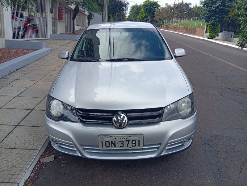 VOLKSWAGEN GOLF 1.6 SPORTLINE 2008/2008 ALTERNATIVA VEÍCULOS LAJEADO / Carros no Vale