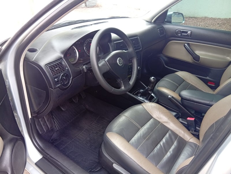 VOLKSWAGEN GOLF 1.6 SPORTLINE 2008/2008 ALTERNATIVA VEÍCULOS LAJEADO / Carros no Vale