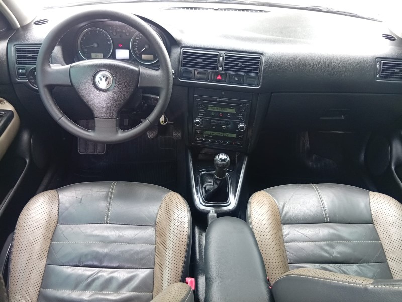 VOLKSWAGEN GOLF 1.6 SPORTLINE 2008/2008 ALTERNATIVA VEÍCULOS LAJEADO / Carros no Vale