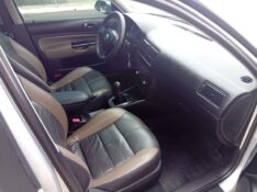 VOLKSWAGEN GOLF 1.6 SPORTLINE 2008/2008 ALTERNATIVA VEÍCULOS LAJEADO / Carros no Vale