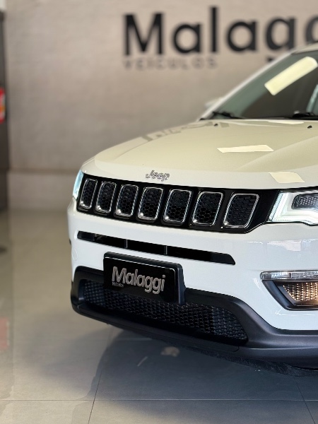 JEEP COMPASS 2.0 16V FLEX LONGITUDE AUTOMÁTICO 2018/2018 MALAGGI VEÍCULOS ENCANTADO / Carros no Vale
