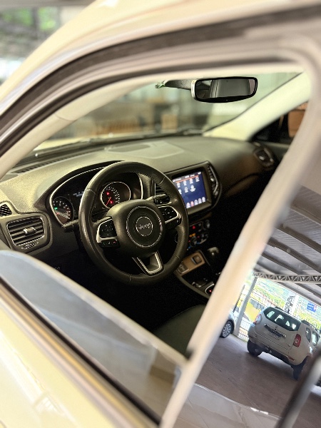JEEP COMPASS 2.0 16V FLEX LONGITUDE AUTOMÁTICO 2018/2018 MALAGGI VEÍCULOS ENCANTADO / Carros no Vale