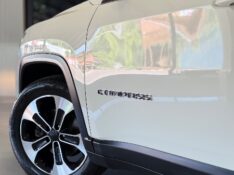 JEEP COMPASS 2.0 16V FLEX LONGITUDE AUTOMÁTICO 2018/2018 MALAGGI VEÍCULOS ENCANTADO / Carros no Vale