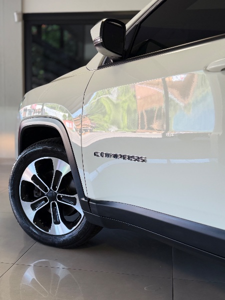 JEEP COMPASS 2.0 16V FLEX LONGITUDE AUTOMÁTICO 2018/2018 MALAGGI VEÍCULOS ENCANTADO / Carros no Vale