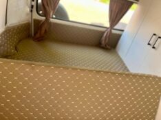 VOLKSWAGEN KOMBI FURGAO KOMBI FURGÃO 1.6 2005/2005 PREMIUM AUTOMÓVEIS ARROIO DO MEIO / Carros no Vale