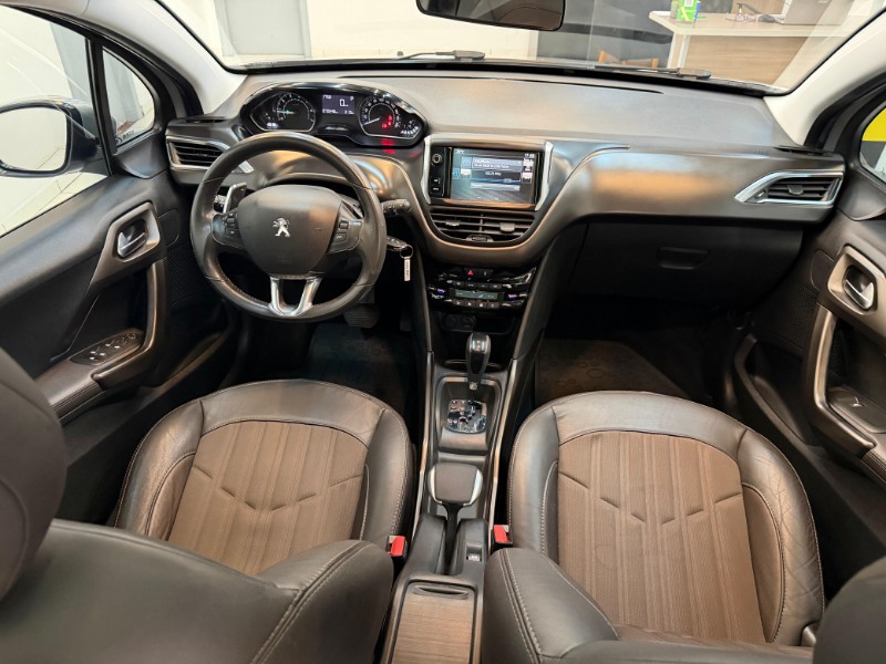 PEUGEOT 2008 1.6 16V FLEX GRIFFE 4P AUTOMÁTICO 2017/2017 LUCAS AUTOMÓVEIS BOM RETIRO DO SUL / Carros no Vale