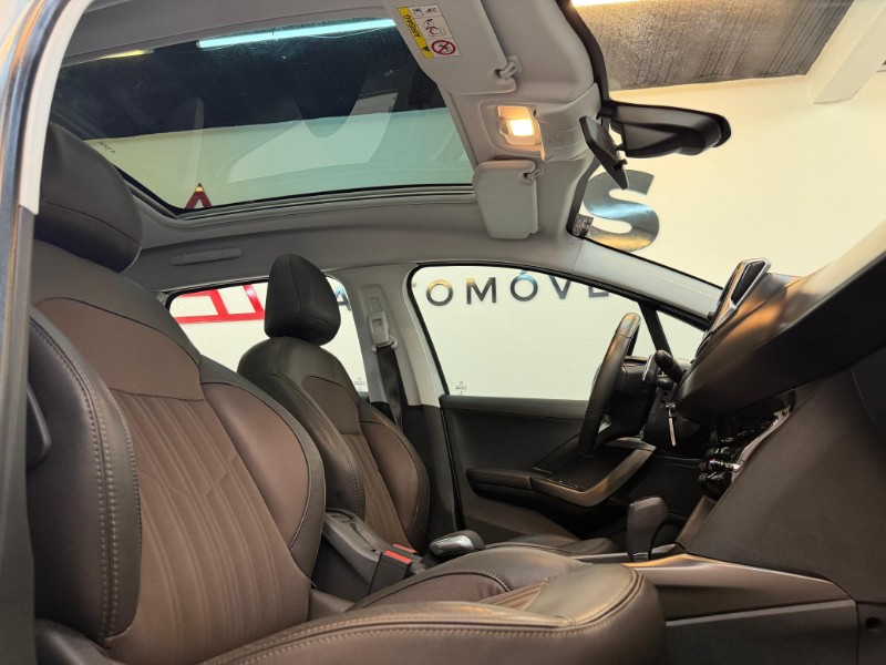 PEUGEOT 2008 1.6 16V FLEX GRIFFE 4P AUTOMÁTICO 2017/2017 LUCAS AUTOMÓVEIS BOM RETIRO DO SUL / Carros no Vale