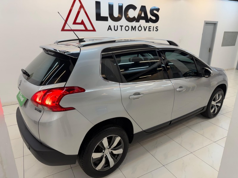PEUGEOT 2008 1.6 16V FLEX GRIFFE 4P AUTOMÁTICO 2017/2017 LUCAS AUTOMÓVEIS BOM RETIRO DO SUL / Carros no Vale