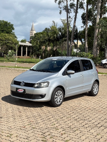 VOLKSWAGEN FOX 1.6 MI 8V 2013 2013/2013 NEURI VEÍCULOS LAJEADO / Carros no Vale