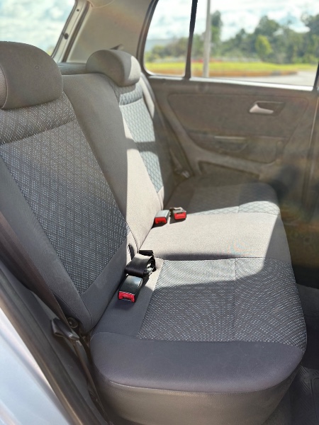 VOLKSWAGEN FOX 1.6 MI 8V 2013 2013/2013 NEURI VEÍCULOS LAJEADO / Carros no Vale