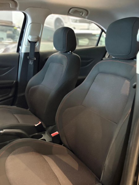 CHEVROLET ONIX 1.4 LTZ 2015/2015 JM AUTOMÓVEIS VENÂNCIO AIRES / Carros no Vale