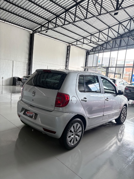 VOLKSWAGEN FOX 1.6 8V 2013 2013/2013 NEURI VEÍCULOS LAJEADO / Carros no Vale