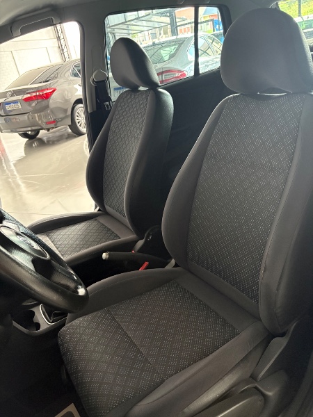 VOLKSWAGEN FOX 1.6 8V 2013 2013/2013 NEURI VEÍCULOS LAJEADO / Carros no Vale