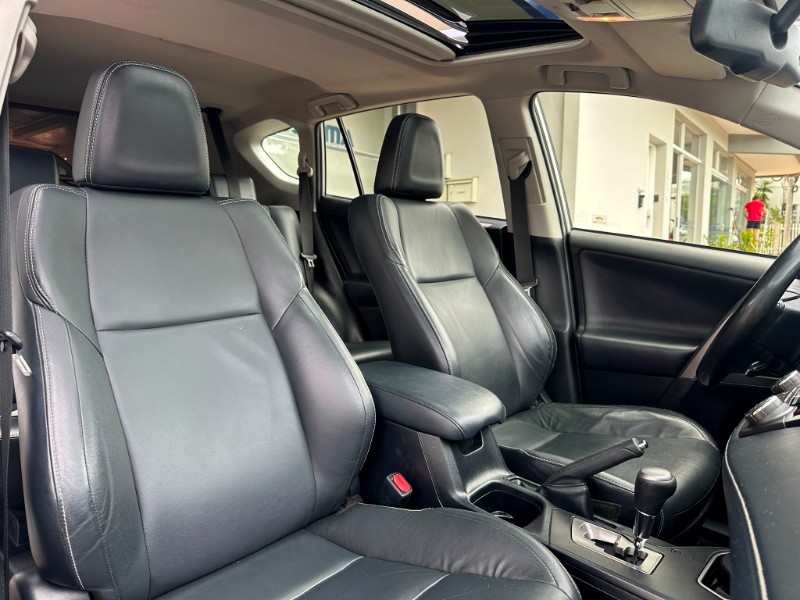 TOYOTA RAV4 2.0 TOP 4X2 2018/2018 SÉTIMA VEÍCULOS GUAPORÉ / Carros no Vale