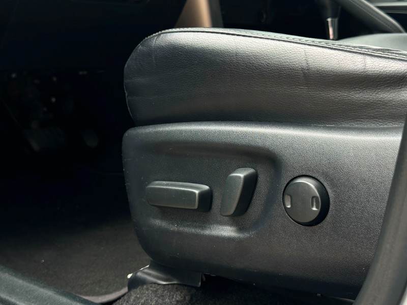 TOYOTA RAV4 2.0 TOP 4X2 2018/2018 SÉTIMA VEÍCULOS GUAPORÉ / Carros no Vale