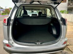 TOYOTA RAV4 2.0 TOP 4X2 2018/2018 SÉTIMA VEÍCULOS GUAPORÉ / Carros no Vale