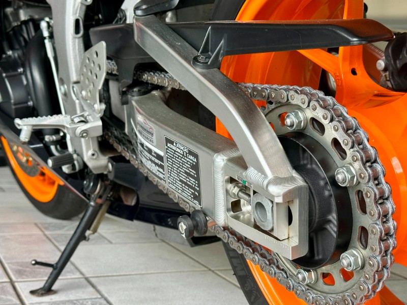 HONDA MOTOS CBR 600 RR 2013/2013 SÉTIMA VEÍCULOS GUAPORÉ / Carros no Vale