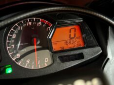 HONDA MOTOS CBR 600 RR 2013/2013 SÉTIMA VEÍCULOS GUAPORÉ / Carros no Vale