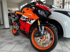 HONDA MOTOS CBR 600 RR 2013/2013 SÉTIMA VEÍCULOS GUAPORÉ / Carros no Vale