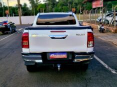 TOYOTA HILUX CD SR 4X4 2.8 TDI DIESEL AUT. 2019/2020 CRUZEIRO MULTIMARCAS CRUZEIRO DO SUL / Carros no Vale