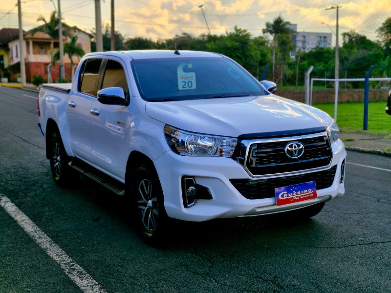 TOYOTA HILUX CD SR 4X4 2.8 TDI DIESEL AUT. 2019/2020 CRUZEIRO MULTIMARCAS CRUZEIRO DO SUL / Carros no Vale