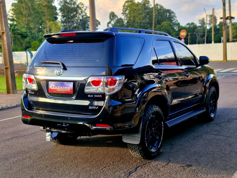 TOYOTA HILUX 3.0 SRV 4X4 CD 16V TURBO INTERCOOLER DIESEL 4P AUTOMÁTICO 2014/2014 CRUZEIRO MULTIMARCAS CRUZEIRO DO SUL / Carros no Vale