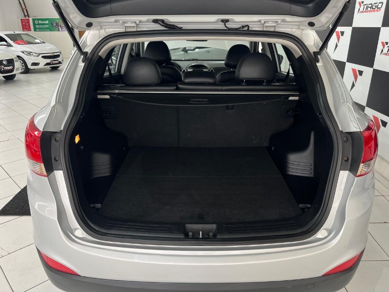 HYUNDAI IX35 2.0 GLS 4X2 2011/2011 TIAGO AUTOMÓVEIS VENÂNCIO AIRES / Carros no Vale