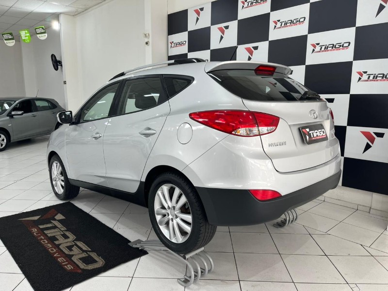 HYUNDAI IX35 2.0 GLS 4X2 2011/2011 TIAGO AUTOMÓVEIS VENÂNCIO AIRES / Carros no Vale
