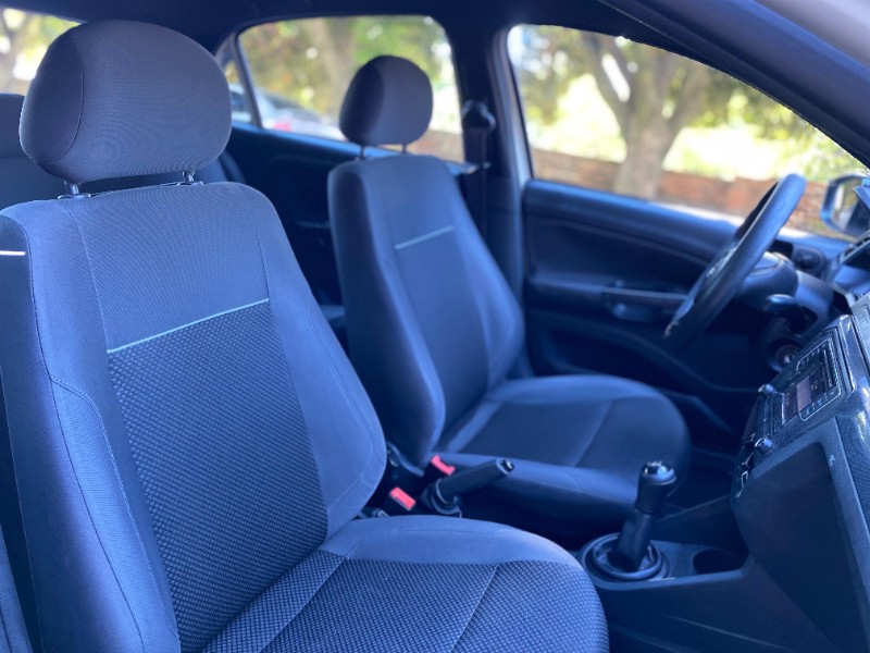 VOLKSWAGEN GOL TRACK 1.0 MI 2016/2017 ESTAÇÃO DO CARRO ESTRELA / Carros no Vale VOLKSWAGEN GOL TRACK 1.0 MI 2016/2017 ESTAÇÃO DO CARRO ESTRELA / Carros no Vale