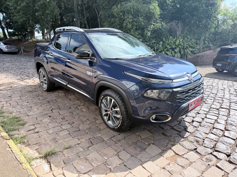 FIAT TORO 2.0 16V TURBO DIESEL VOLCANO 4WD 2020/2020 ELY AUTOMÓVEIS LAJEADO / Carros no Vale