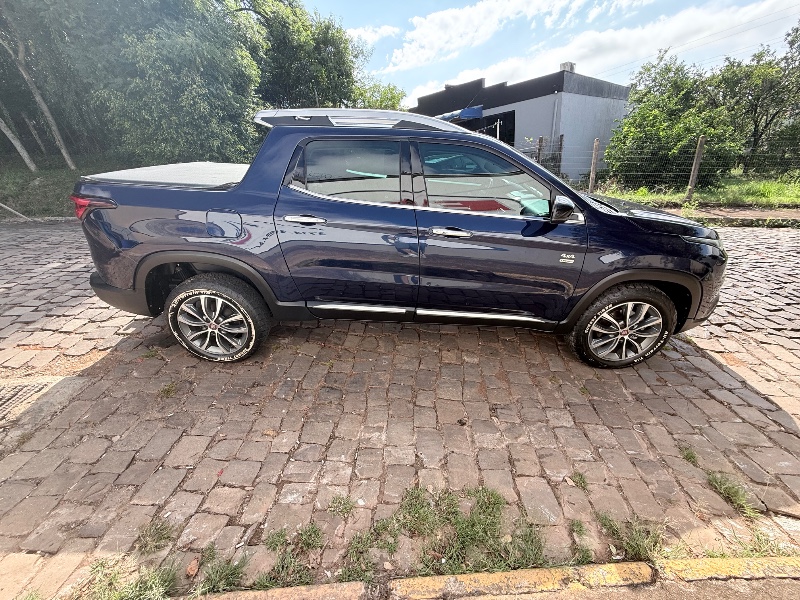 FIAT TORO 2.0 16V TURBO DIESEL VOLCANO 4WD 2020/2020 ELY AUTOMÓVEIS LAJEADO / Carros no Vale