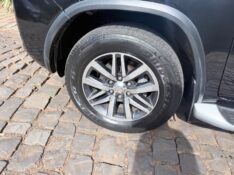 TOYOTA HILUX 2.8 D-4D TURBO DIESEL CD SRX 4X4 AUTOMÁTICO 2017/2017 ELY AUTOMÓVEIS LAJEADO / Carros no Vale