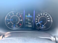 TOYOTA HILUX 2.8 D-4D TURBO DIESEL CD SRX 4X4 AUTOMÁTICO 2017/2017 ELY AUTOMÓVEIS LAJEADO / Carros no Vale