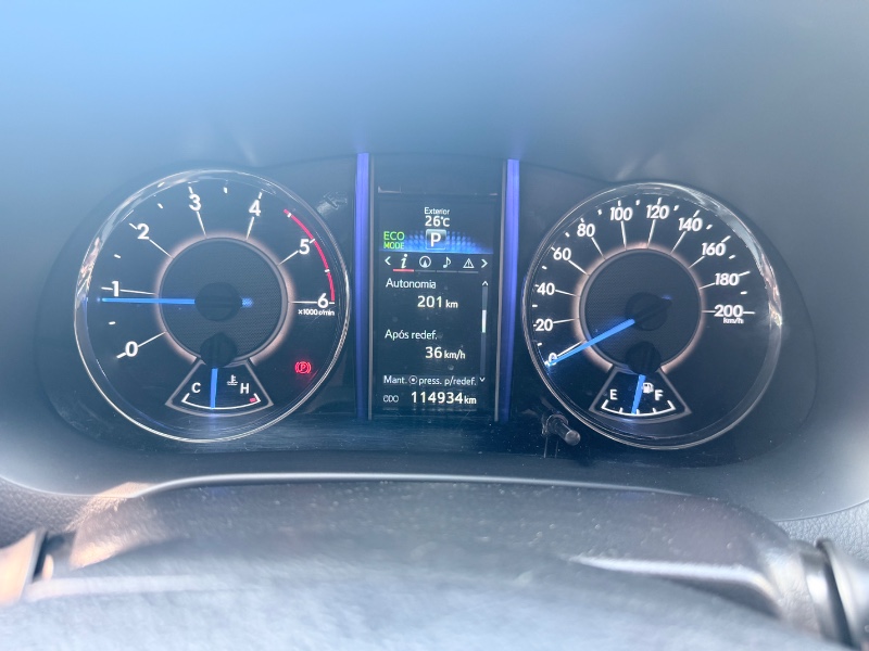 TOYOTA HILUX 2.8 D-4D TURBO DIESEL CD SRX 4X4 AUTOMÁTICO 2017/2017 ELY AUTOMÓVEIS LAJEADO / Carros no Vale TOYOTA HILUX 2.8 D-4D TURBO DIESEL CD SRX 4X4 AUTOMÁTICO 2017/2017 ELY AUTOMÓVEIS LAJEADO / Carros no Vale