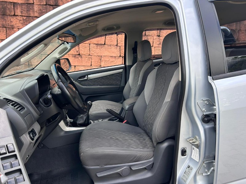 CHEVROLET S-10 PICK-UP LT 2.8 TDI 4X4 CD DIESEL 2013/2013 LS MULTIMARCAS VENÂNCIO AIRES / Carros no Vale