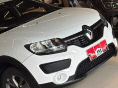 RENAULT SANDEIRO STEPWAY 1.6 * 2017/2017 JM AUTOMÓVEIS VENÂNCIO AIRES / Carros no Vale