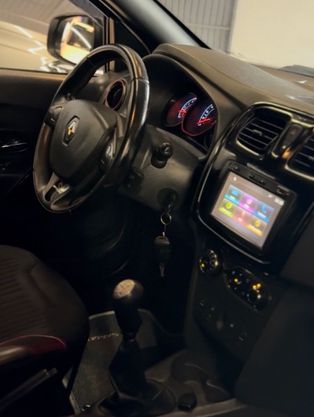 RENAULT SANDEIRO STEPWAY 1.6 * 2017/2017 JM AUTOMÓVEIS VENÂNCIO AIRES / Carros no Vale